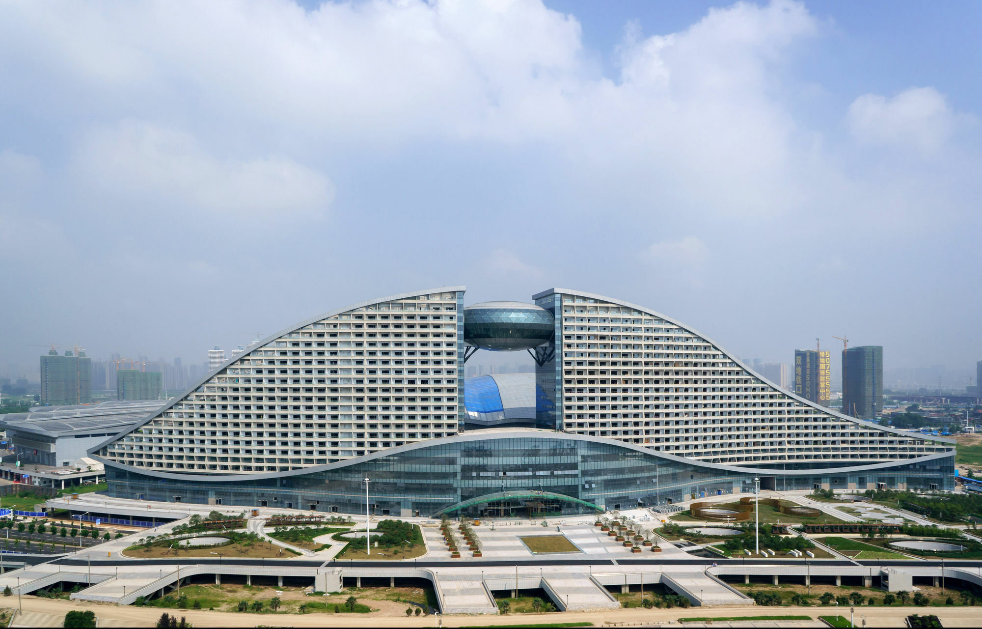 Intercontinental Wuhan, An Ihg Hotel - Yangtze River View Buitenkant foto